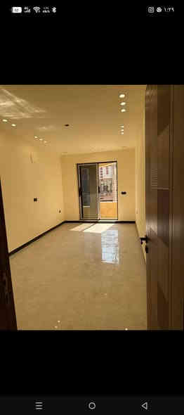 بيت للبيع مساحة 95متر بناء فول موصفات 3نوم وصاله ومطبخ وخدمات باضافه إلى حديقة خلفيه  الشعب حي العقاري الأولى قرب مدرسه المروج الخضراء الاهليه لاتصال مكتب كليم الله للعقار مقابل مدرسة بلقيس تابعني على صفحه ***********
