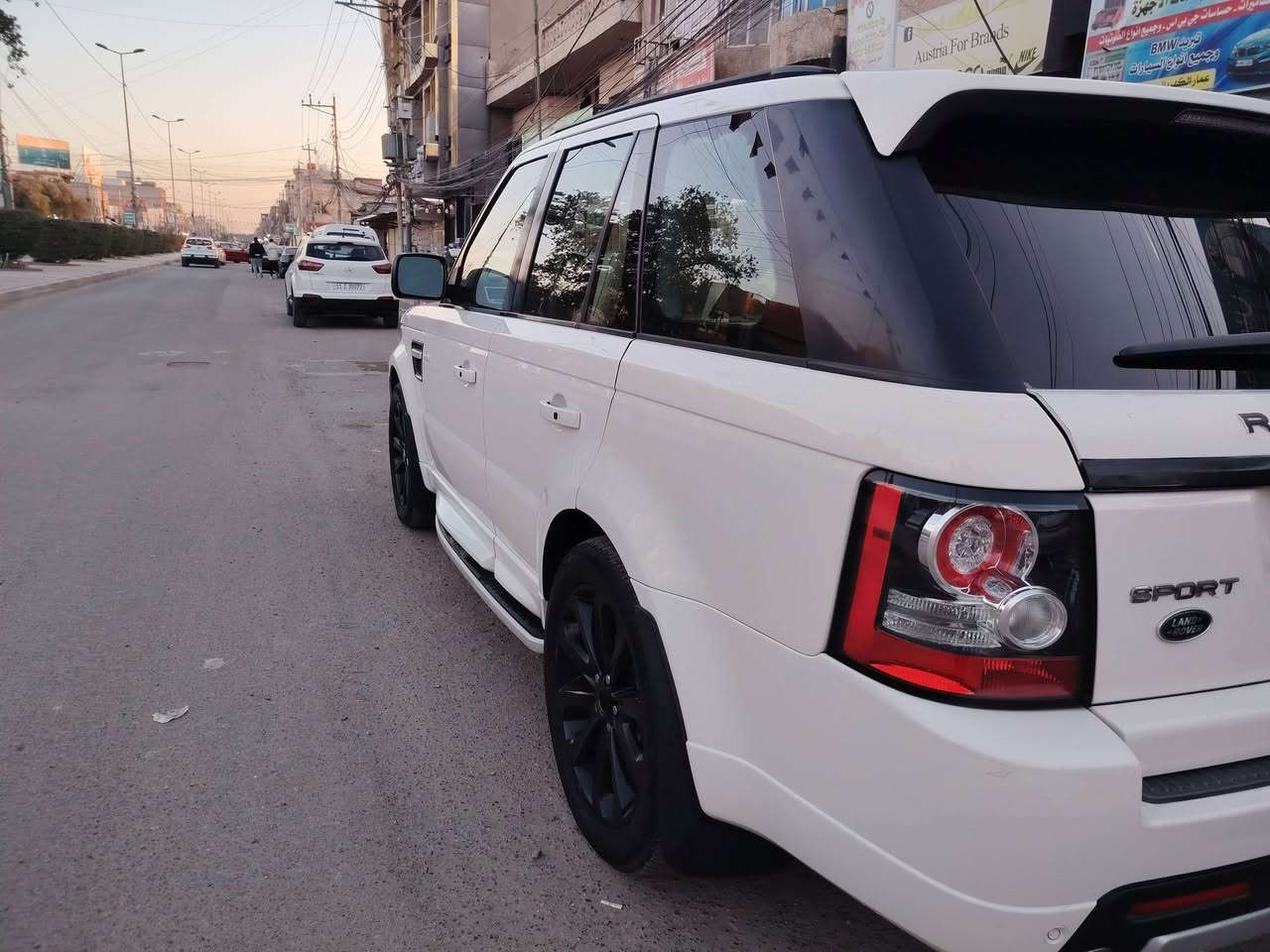 للبيع فقط رانج روفر سبورت
موديل ٢٠١٠ محرك عادي بدون سوبر
فول مواصفات كثر ومحرك وتفرعات جدد قبل أسبوعين شادهن
صدر جديد جوبلسات جدد 
غرفه جديده
تواقصها زوج تايرات فقط
بيها صبغ جاملغ امامي وبنيد للجماليه فقط بدون اي حادث السيارة
السيارة باسمي تحويل ثاني يوم
السعر ١٣٠ ورقه
للاتصال ***********
