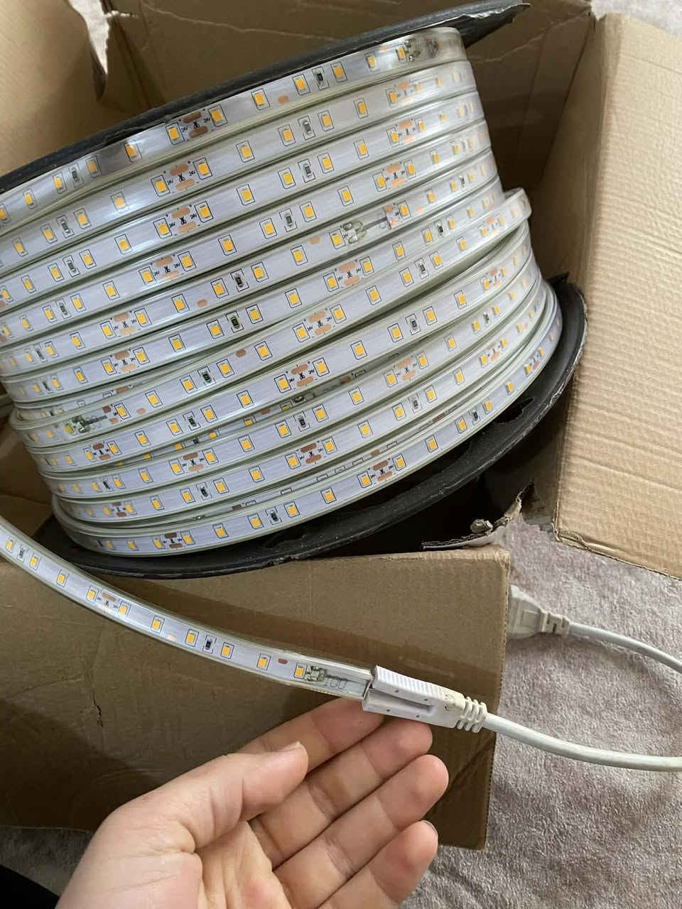 لید ١٠٠ مه‌تر مه‌ته‌ڕی
ره‌نگی شه‌مسیه‌ مه‌حاویله‌ی خۆی له‌گه‌ره‌ مه‌تر مه‌تر جۆین ده‌كرێت مه‌حاویله‌ی له‌ دوكانی كاره‌بای هه‌یه‌ 
له‌ هه‌موو بازار مه‌تری ١٥٠٠-٢٠٠٠ نامه‌ بنێره‌ هه‌رزانترین نرخ 
***********
