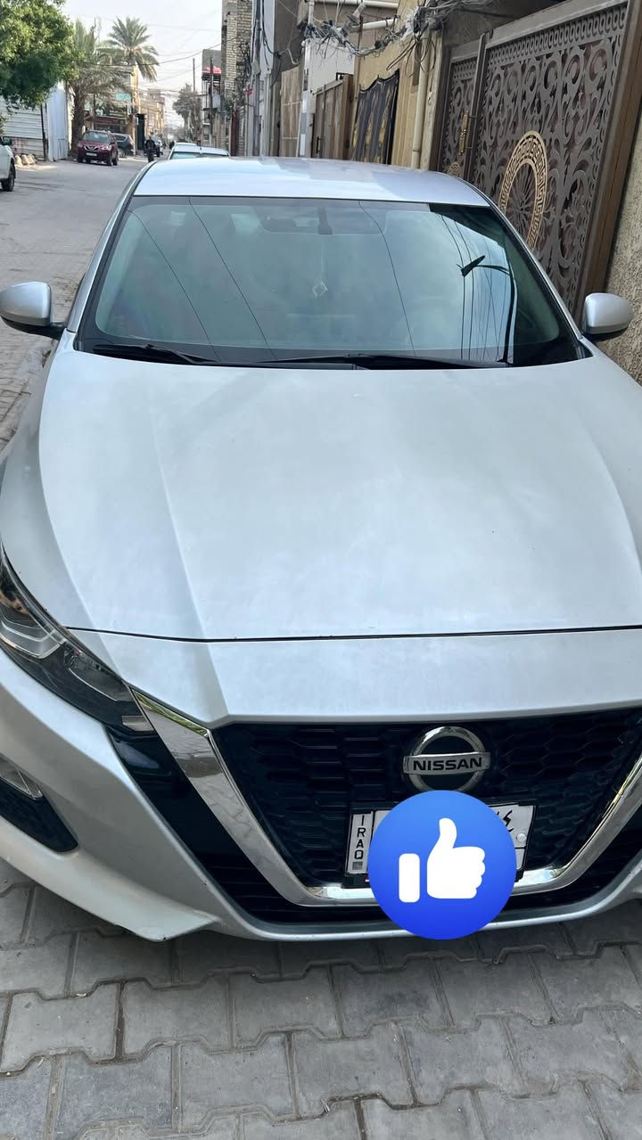 للبيع نيسان التيما موديل 2020 S اللون سلفر رقم بغداد  بأسمي السياره السنوية نافذه لغاية 2027 
ماشية 117 كيلو
 مكينه وكير وتبريد وحجر كزوز كله مكفول محرك 2500 المرغوب اربعه سلندر ادامة شامله ولا كلوب مشتغل بالدشبول باتري جديد تخم تاير  جديد صدر جديد
رقم الشاصي (1N4BL4BV4LC252438 )
حادثها (جاملغ ايسر +بنيد ) استبدال بدون دواخل 
وصار بيها طخات جدا بسيطه بالجاملغ الخلفي رجعن بارد (bdr)
صور الحادث بالمنشور   
رقم الهاتف ***********
العنوان بغداد / الشعله 
السعر 140$
