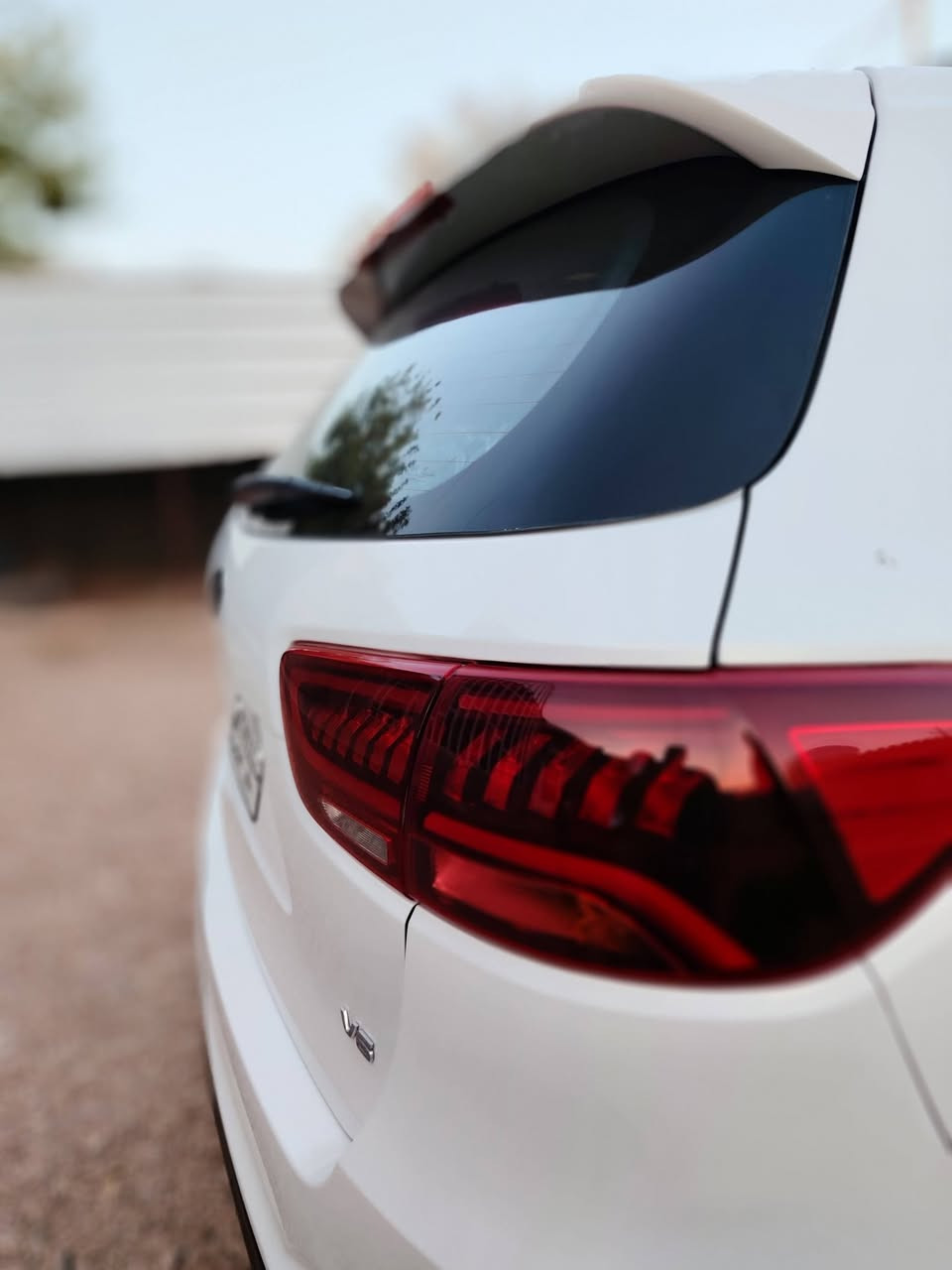 سورنتو للبيع رقم بغداد مكفولة كفالة عامة للبيع فقط 
موديل: 2019 
لون: صدفي
محرك: 6سلندر
سبعة: راكب 
بصمة ابواب 
مري: شفط
كراسي: كهرباء 
ويالة: كروم
شاير ترحيب2
مثبت سرعة 
تبريد 3قطع
اريل: مفكيشن
نارة ترحيب ابواب حمراء
بصمات: 2
شاشة: كبيرة
مانع: انزلاق 
حدادية 
تخم تاير سبير شركة مانازل
السعر 255ورقة
الموقع الانبار عامرية الصمود 
للتواصل***********
***********
