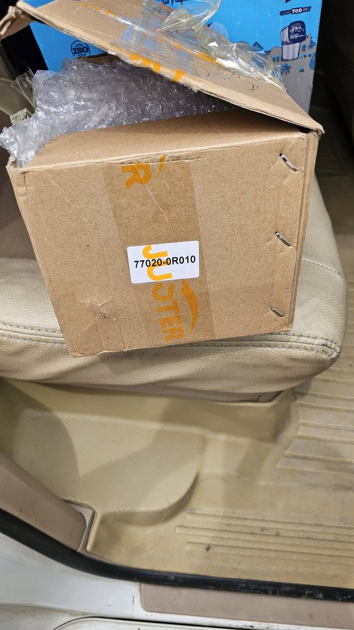 عبوة فيت بم تويوتا فور رنر ترهم من موديل ٢٠٠٨ الى ٢٠١٨ اصلي سعر ٢٥٠ دولار  الاتصال ***********
