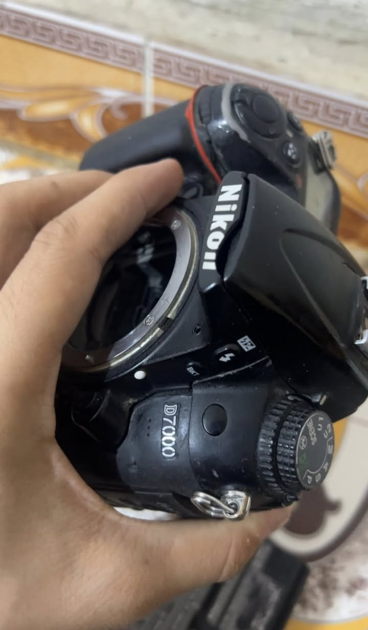 كامرات نيكون للبيع                                                               نيكون 7000 مع ملحقاته كامله ب450.                                     نيكون 3200 مع ملحقات كامله ب250 
كامرات علفحص وضمان مكاني ناصريه يوجد توصيل


**إذا كنت صاحب هذا الإعلان وتريد حذفه لأي سبب، رجاءا أرسل رسالة إلى الدعم الفني**