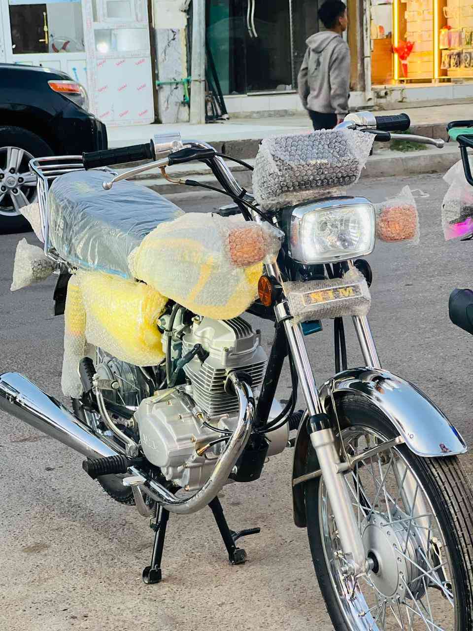 السلام وعليكم
دراجه نامه متياز مديل 2027 ما مشيه شي قليل دراجه جديدا سعرها 775 بي دراجه جديدا جديدا
*********** ديالئ بلدروز
