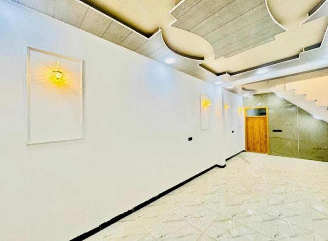 دار لليجار مجمع بيتي لثاني طابق واحد مساحة 100 متر
يحتوي عله غرفه وصاله ومطبخ وستقبال ومكشوفه وحمامات ثنين 
لستفسار 
***********
