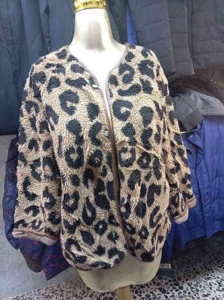 يابه السلام عليكم اي قمصله علئ 3 الاف  هواي متوفر موديلات ولوان خدمه توصيل كل العراق 5 الاف اللحجز وتساب *********** او مراسلها صفحه
