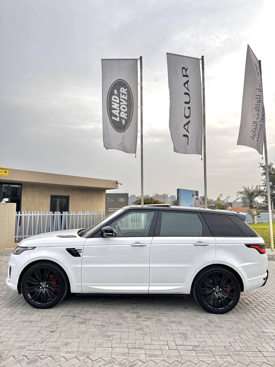 رانج روفر سبورت 2022 hse  
ماشيه 43 الف 
صفر مسج 
رقم اربيل بأسمي 
وارد امريكي فقط ربع بنيد 
مواصفات السياره فول 
اصل تو كلر لونين 
دواسه كهرباء 
كشنات تدفئه تبريد 
تدفئه ستيرن 
اناره محيطيه 
جكات 
صندوق كهرباء 
٣ شاشات اماميه 
تحديد مسار 
نقطه عمياء 
رادار جانبي 
رادار امامي 
بانوراما 
شاشه تدعم ابل كار بلي واندوريد اوتو 
تحكم ستيرن 
ستيرن كهرباء
خزن ميموري 
كشنات كهرباء 
اناره ترحيبيه بالمري 
سعر 445 ورقه 
مكانه بغداد 
للاتصال ***********
