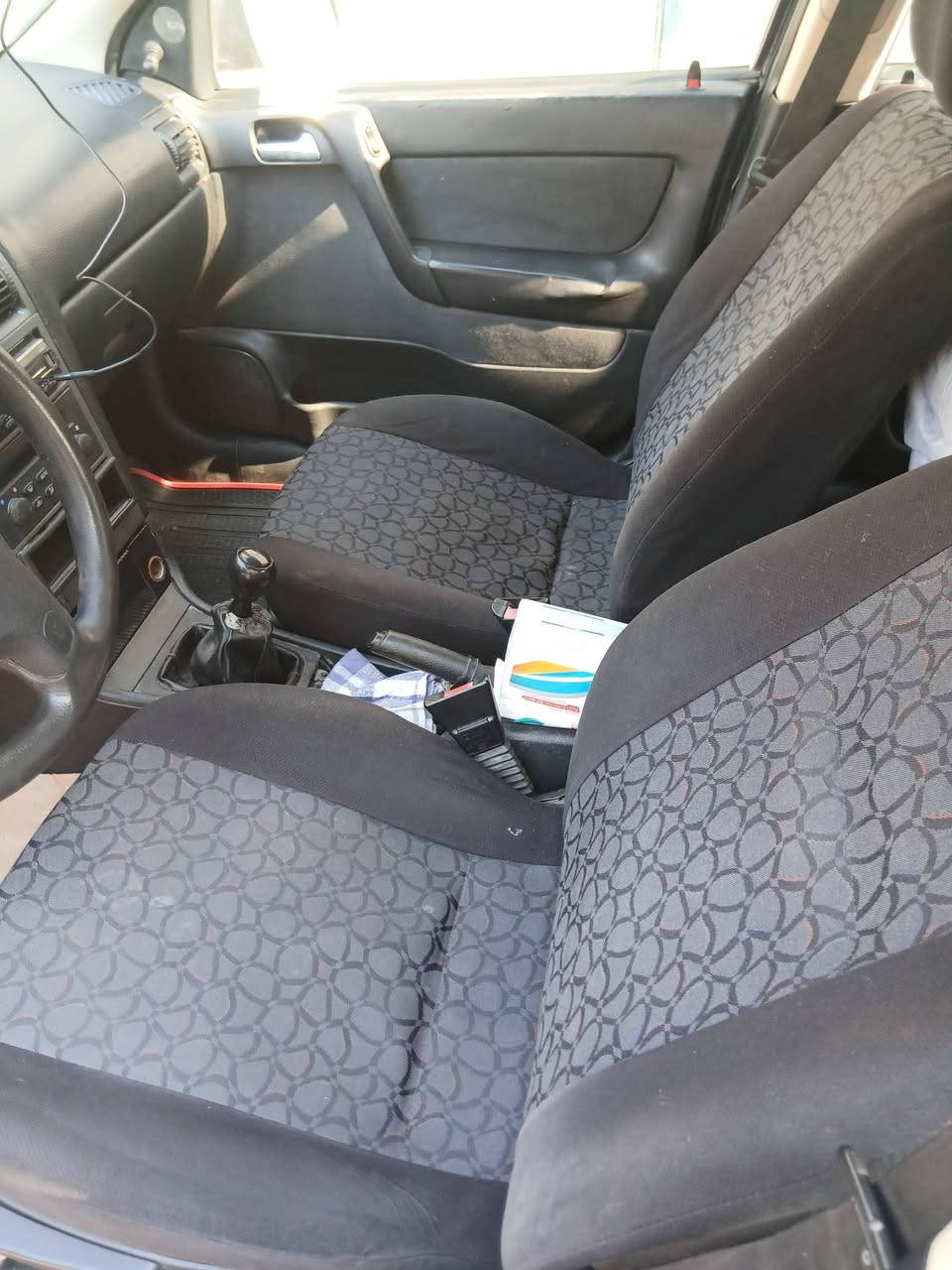 السلام عليكم اوبل استرا 2002  رقم بغداد انكليزي بأسمي السنويه 29 هزه جديده كير مكينه صدر امامي وخلفي مصبوغه جماليه داخل كلش نضيف السياره جاهزة نقص بس التبريد عاطل تخم تاير جديد السعر 48 بيها مجال مكاني بغداد زعفرانيه للستفسار ***********
