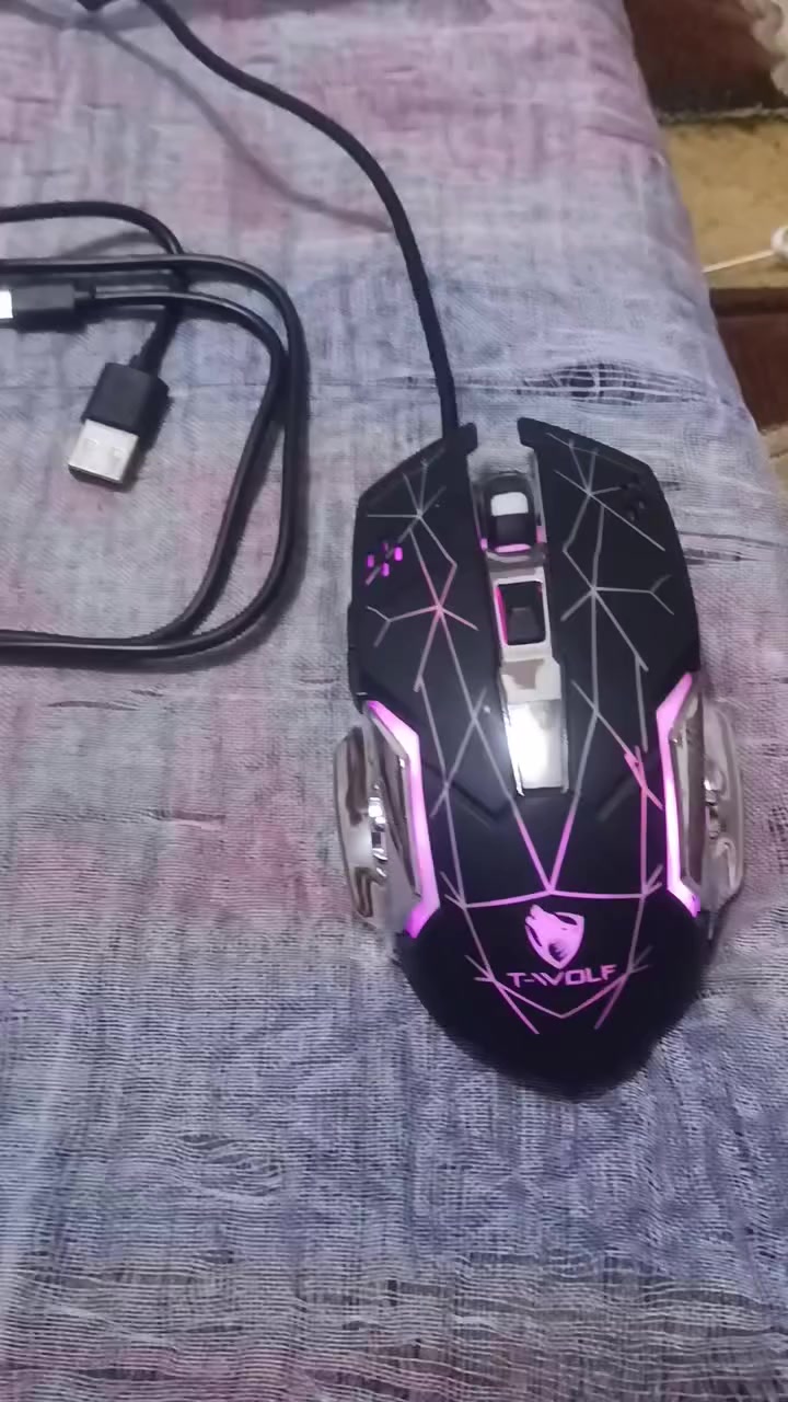 --» كيبورد وماوس قيمنق للموبايل (شبه جديد)
​التفاصيل:
للبيع كت كيبورد يد واحدة مع ماوس وتحويلة (Mix Elite) الأصلية.
​الحالة: نظيفة جداً، مستخدمة ثلاث مرات فقط.
​الأداء: استجابة سريعة جداً ومناسبة لألعاب ببجي وفري فاير وكول اوف ديوتي على الموبايل.
​السعر:  30,000 الف دينار مع التوصيل
​المكان:[ديالى-جلولاء]
ملاحظة: القطع جديدة وما بيها أي شخط أو عطل، والبيع لعدم التفرغ. 
اي استفسار في الخاص


**إذا كنت صاحب هذا الإعلان وتريد حذفه لأي سبب، رجاءا أرسل رسالة إلى الدعم الفني**