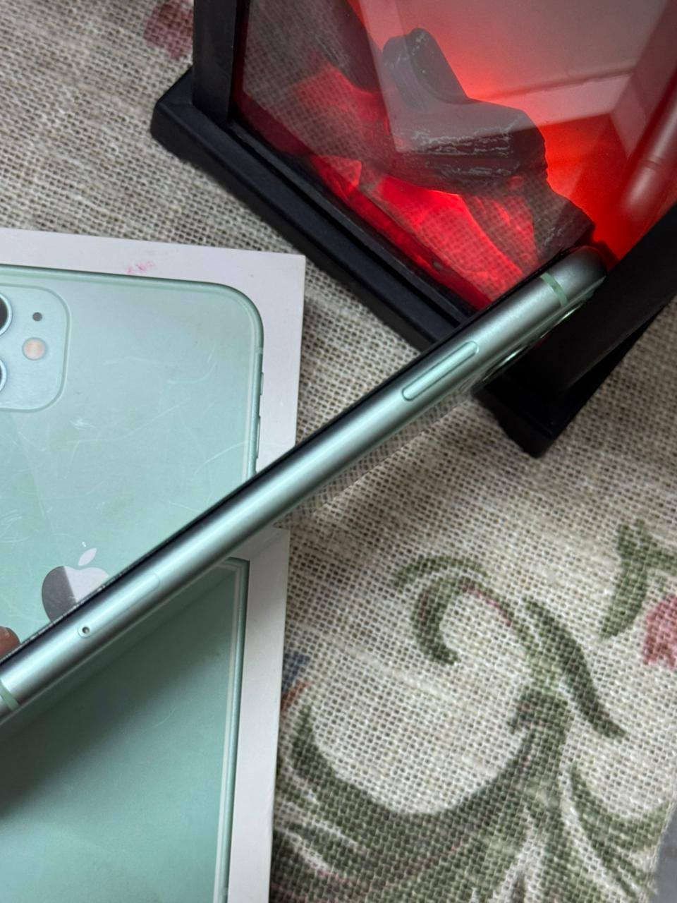 السلام عليكم
ايفون 11 العادي لون تركوازي الجهاز نضيف كلش بي شخط بالشاشة فقط
بطاريه تقره بالحاسبه 75
ذاكرة 128 باكيته وياه موجود 
سعرة 225 الف للتواصل 
*********** واتساب
