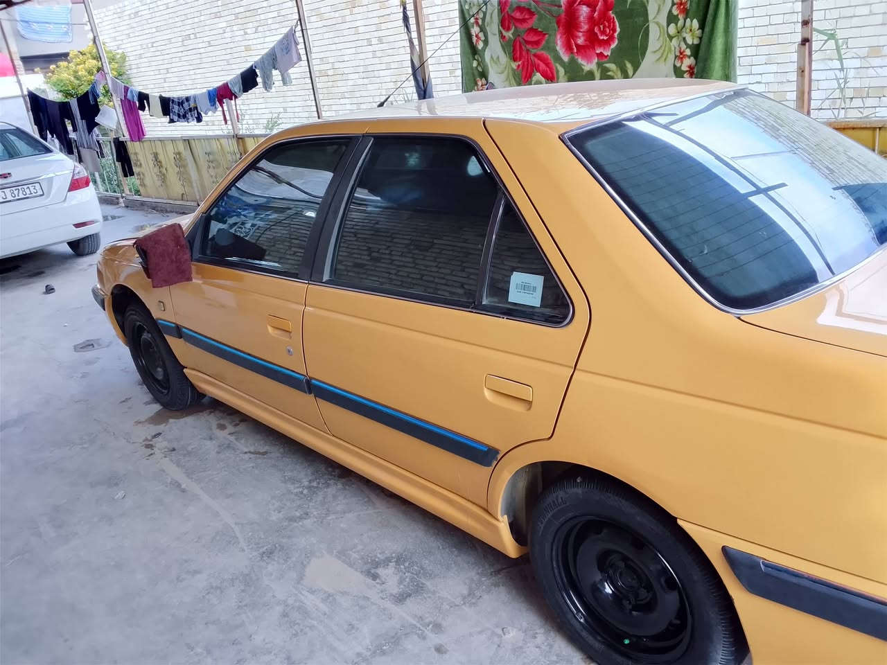 بيجو بارص مديل 15 مكينة وكير وتبريد وبيها منظومة غاز السياره بيها بس الجاملغ لخلفي ظربه خفيفه السعر 45وبيها مجال لشراي مكاني بغداد رقمي ***********
