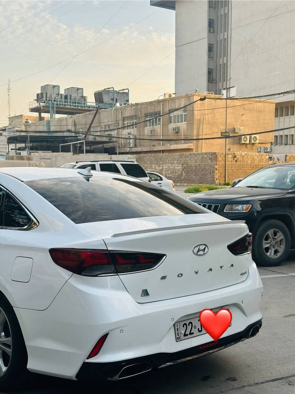 سلام عليكم سوناتا موديل 2018 سبورت وراد امريكي حادثه قبق صندوف وشويه من جاملغ خلفي وبل عراق بيه صبغ بنيد مال تكشير وعندي صورته قبل صبغ سياره بدون ايرباك سياره نضيفه جدا فول مواصفات كشن جلد كشن كهرباء مري شفط فتحه سقف شاشه كبيره كامره حساسات تكم ستيرن جهتين بك لايت لد ستيرن تي رياضي شفتات ستيرن تدفئه بل كشنات بصمه تشغيل بصمه ابواب محرك 2400 دبل صالصنه عداد رياضي وبعد بيه مواصفات مكاني بغداد 
 سعر 123 رقمي ***********
