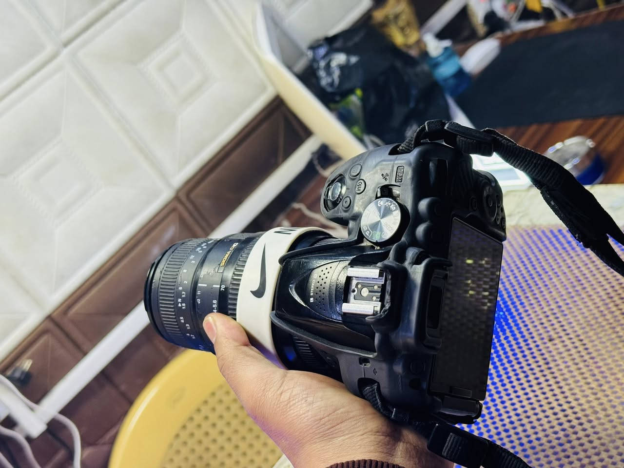 السلام عليكم ورحمه الله وبركاته 
1التر24
جهاز نضيف عل بلادي مستخدم اقل شهر 
دبل خط 
ذاكره256
لون تيتانيوم 

2كامره نيكون 5200
بلادي شرط 
زوم رياضي
بطاريه نيكون بلادي
شاحنه نيكون بلادي 
جديده شرط 

للاستفسار لاتصال عل رقم:***********
