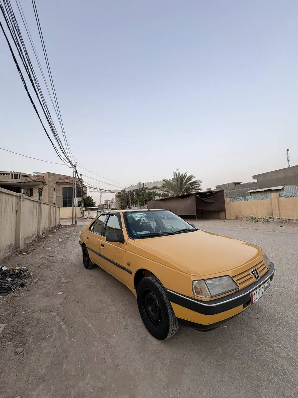 السلام عليكم بيجو 405 للبيع موديل 10 كفاله بيهه بس بنيد مبدل اثر جراد مكفوله من كلشي ع البلاد دواخل كهربائيات كله بلاد ظفاير بلاديه السيارة معنى الكلمه جديده وبلاديه وكلشي شغال بيهه اي كلوب مابيهه نقص تجي وتشوف بعينك كير مكينه تبريد ثلج ❄️ شرط منظومة جديده شرط ثلج ادامه كامله البارحه مسوي الهه من فيت بم  تخم نوزلات سياره تشغل وتطلع ترايك وين متريد مكان السيارة بابل مركز المدينه رقم تلفون 📞 *********** السعر 39 وبيهه مجال كلش قليل  وكلشي اكو بسوك
