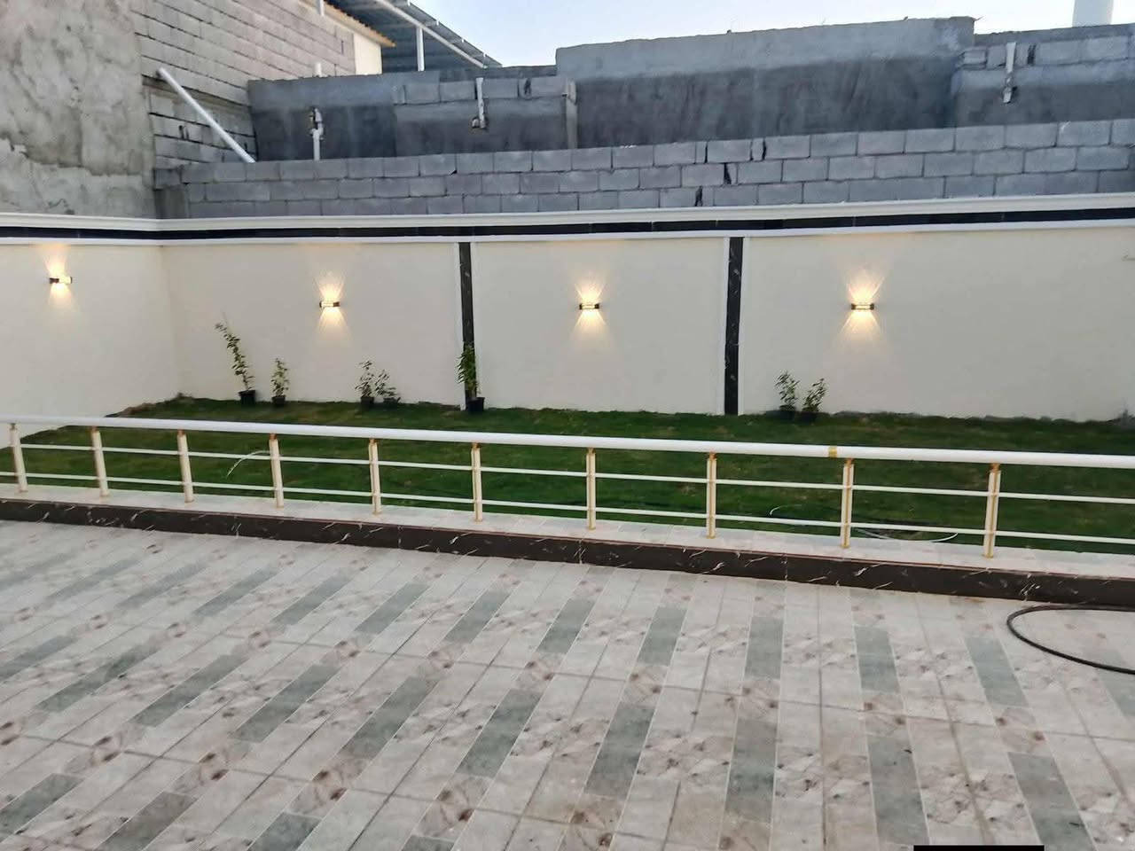 #اسعد_الله_اوقاتكم_بكل_خير⁉️👋🏼***********

دار سكن للبيع بناء 2025

#المساحه 270 متر 👍 

#جنس_العقار :: طابو ملك صرف زراعي باسم عراقي سند 25 

#العنوان :: البصره أبي الخصيب ابو كوصره ثالث عن شارع ابو كوصره رئيسي
#يحتوي البيت على ثلاث ٣ غرف منام كبار
و ديوان
و مطبخ و صاله
و مناور عدد 2
و صحيات داخلي وخارجي  و كراج سياره وحديقه 

#البيت جاهز من كلشي تستلم البيت عنده المكاتبه
كامل من مقطوره و كيزر و ماطور
جيب اثاثك و اكعد
و الف عافيه الي ياخذه

جميع الخدمات متوفره ماء كهرباء ومدارس 
#السعر (( 120مليون  وبي مجال 
#للاستفسار الاتصال على الهاتف 📳📞
📳(***********)
