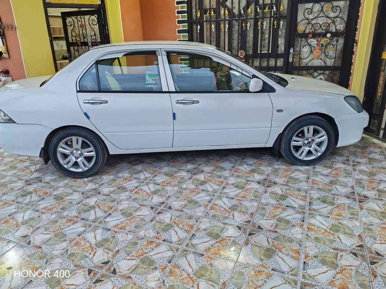 لانسر 2010 رقم بغداد بسمي كير محرك مكفولات تخم تاير السياره بيها قطعتين صبق أثر شخوط مكان السيارة ديالى بلدروز السعر 82 وبيها مجال قليل رجائن المو شراي لا يعلق ويكسر مال العالم وهاذ رقمي ***********
