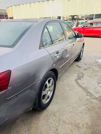 سوناتا 2006 مكفوله عدا التكمه الخلفية بيه صبغ شبر مدينه 2400 حداديه وم...