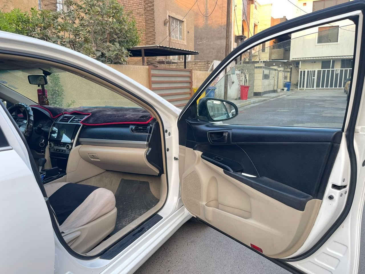 السلام عليكم 
كامري 2012 للبيع 
خليجي مكفول
رقم شمالي بأسمي شرط التحويل 
بغداد / الدوره  
***********
