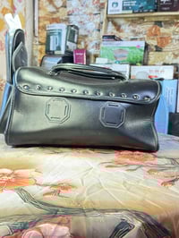 جنطه هارلي جلد اصلي ما مستعمله جديده سعر 30مع التوصيل تواصل 0789120047...