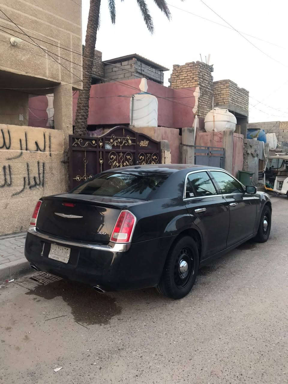 اوباما ٢٠١٣ فول مواصفات ماعدا الفتحه سياره بيهه تبديل باب سدر والخلفي بدون داخل برغي نقص مابيهه تبريد برادو محرك وكير مال ١٩ جدد عربانه خلفيه جديده سدر جديد اي نقص مابيهه السعر ١٤٥ ***********بيع
