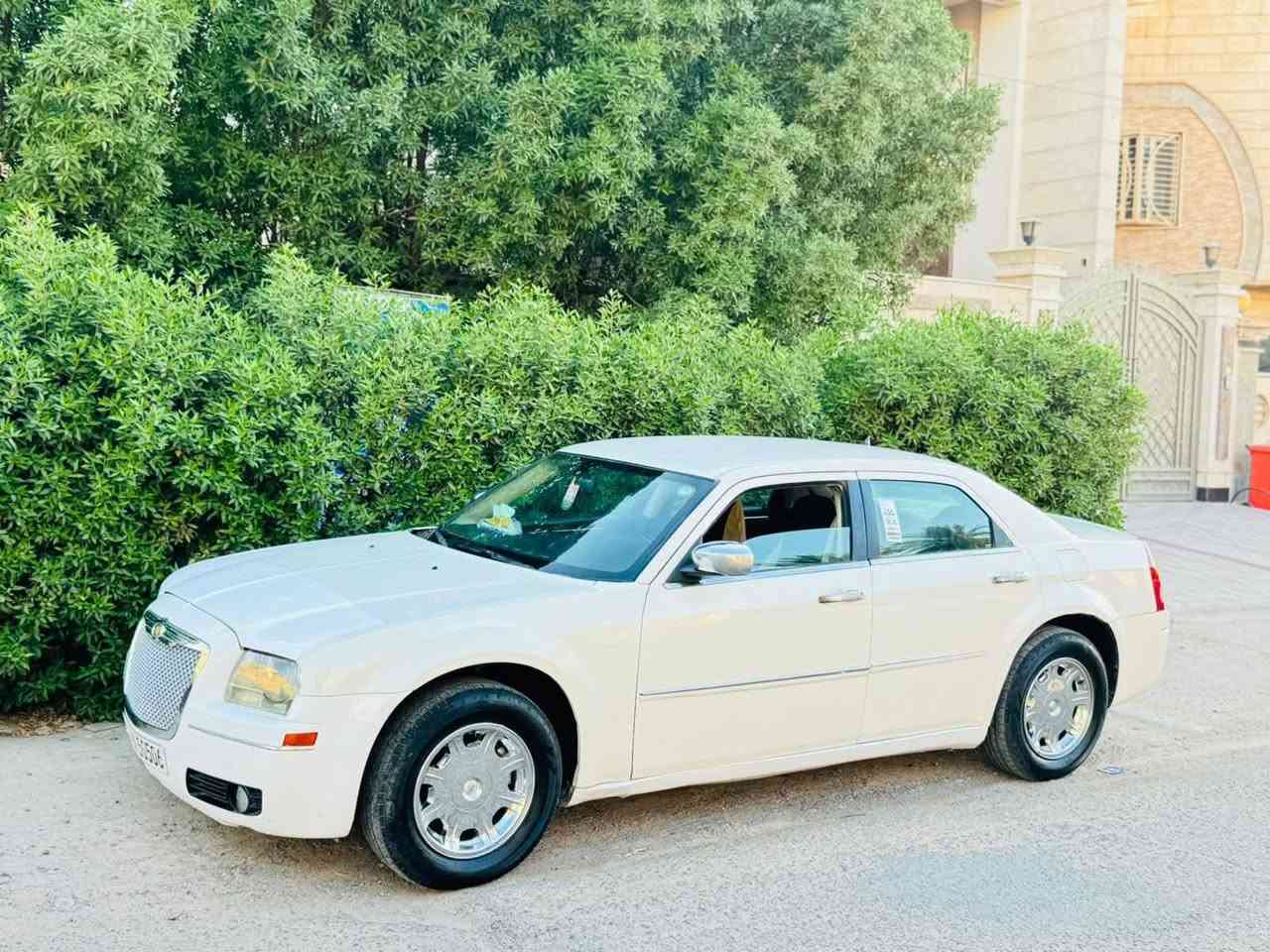 السلام عليكم اوباما 2008 السياره كامله اي نقص مابيها تبريد تخم تاير جديد رقم اربيل تحويل مباشر مكان السياره بغداد رايدها بشده لدكلي غالي اكو هواي ***********
