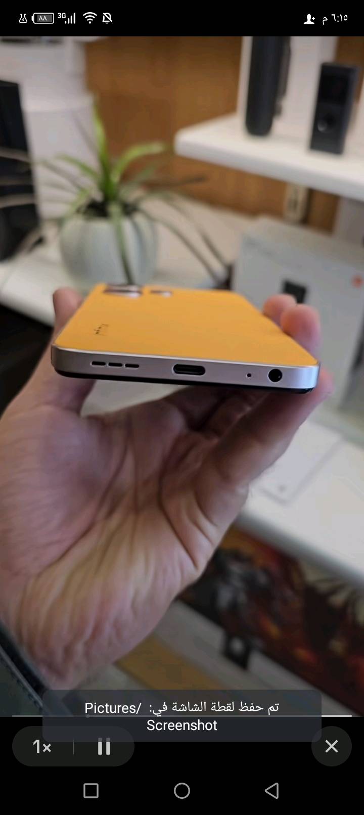 هنا عندي هاتف Infinix HOT 30i بلون برتقالي جذاب. الجهاز بحالة ممتازة ويشتغل بكفاءة عالية. يحتوي على ذاكرة داخلية بسعة 128 جيجابايت وذاكرة RAM بحجم 4 جيجابايت مع إمكانية التوسيع. يعمل بنظام Android 12 ومعالج UMS9230 (T606). الكاميرا الخلفية مزدوجة بدقة 13 ميجابكسل والأمامية بدقة 8 ميجابكسل. الشاشة بحجم 720X1612 والبطارية بسعة 5000mAh. السعر مفتوح للمفاوضة.