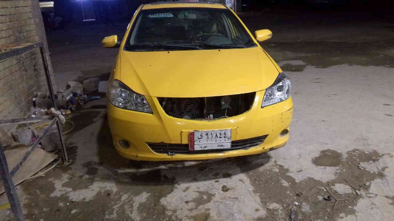 السلام عليكم ByD. موديل 13.  سياره نضيفه. كير محرك هونداي. محجوزه مال مصرف.  تبريد تدفئه شغال. العنوان بغداد. السعر. 23. وبيها مجال.  ***********
