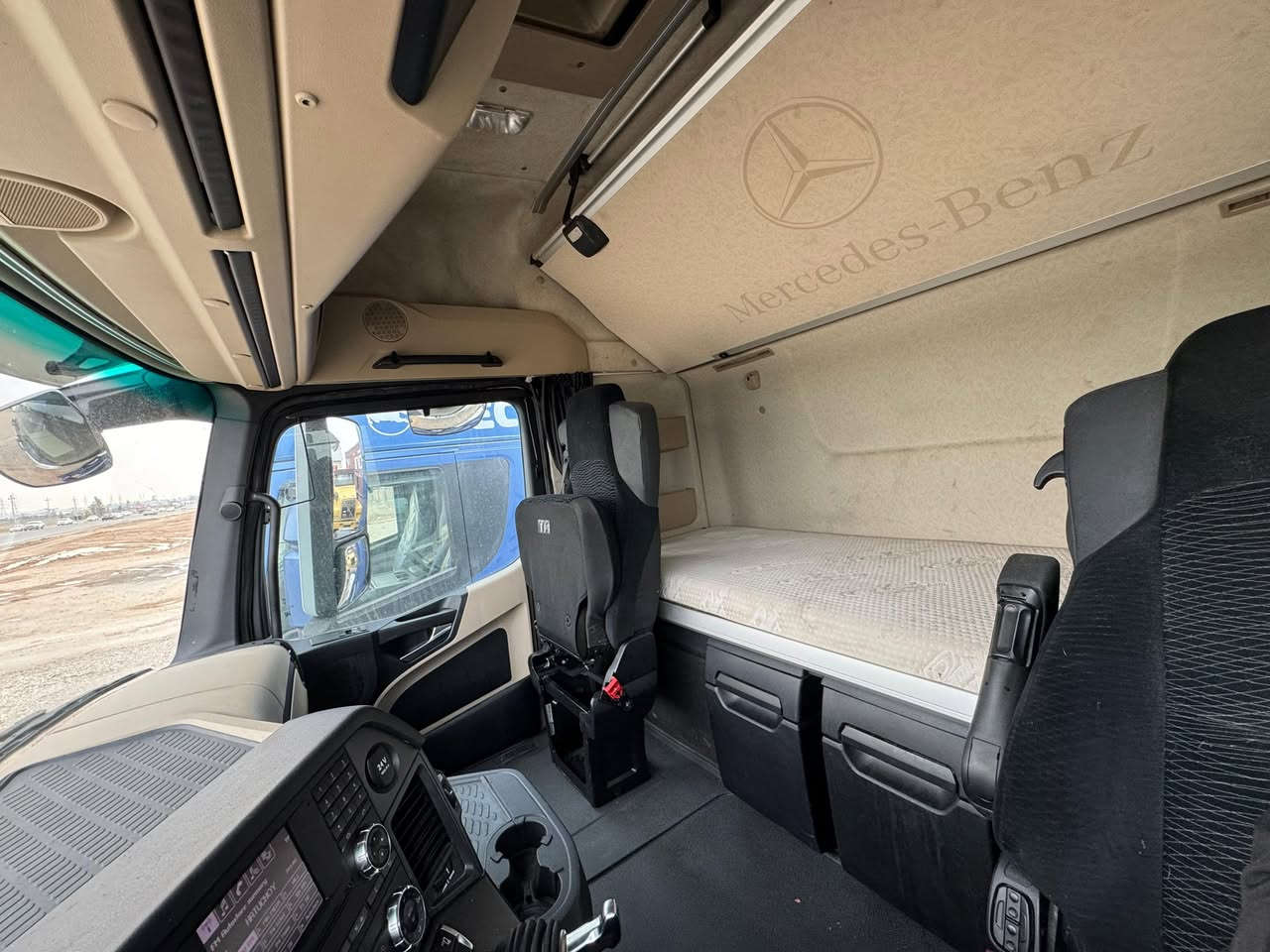 اكتروس 2018فول مواصفات بدون ريتايدر
عجم 2546 دخول جديد سشكل امامي بلادي سقف وسط ماشي ٦٦٠.٠.٥ كيلومتز

0750 753 84 00
