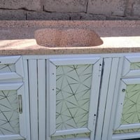 كاونتر مترين وسنك مرمر متر ونص نظيف ومرتب   سوك الاولى 07725031530