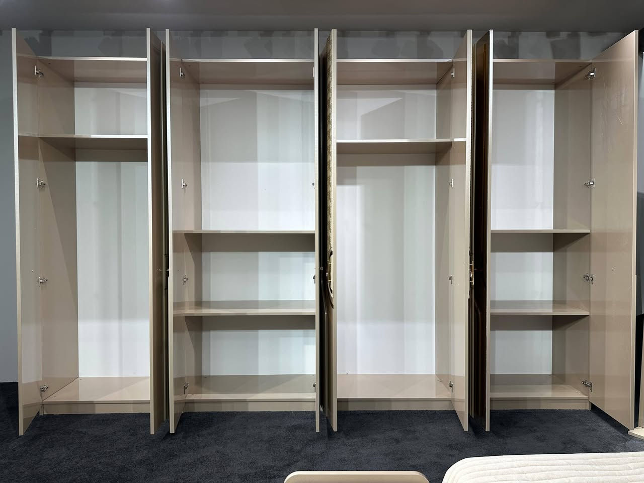 شركه اثاث الايطالي الغرف النوم
#اكسبلور.  تصميم فريد تجمع بين الأناقة 

والراحةوالهدوء …
أستعد للحظات لا تنسى مع غرفة نوم

ضمان 5 سنوات 

شركه اثاث الايطالي الغرف النوم 
الفرع اول بغداد دجله 
الفرع الثاني البصره حمدان مخازن جمله ومفرد

خدمات النقل والتركيب  داخل بغداد والبصره مجانا 

يوجد توصيل الى جميع المحافظات 

رقم خدمه الزبائن : *********** #بغداد_بصرة_موصل_كربلاء_اربيل_نجف_الكوت_السماوة_تكريت_ديالى_حلة_نجف_الانبار_ديوانية #بصره_بغداد_اربيل_جاري_الفولو_مي_اكسبلور #اكسبلور_فولو
