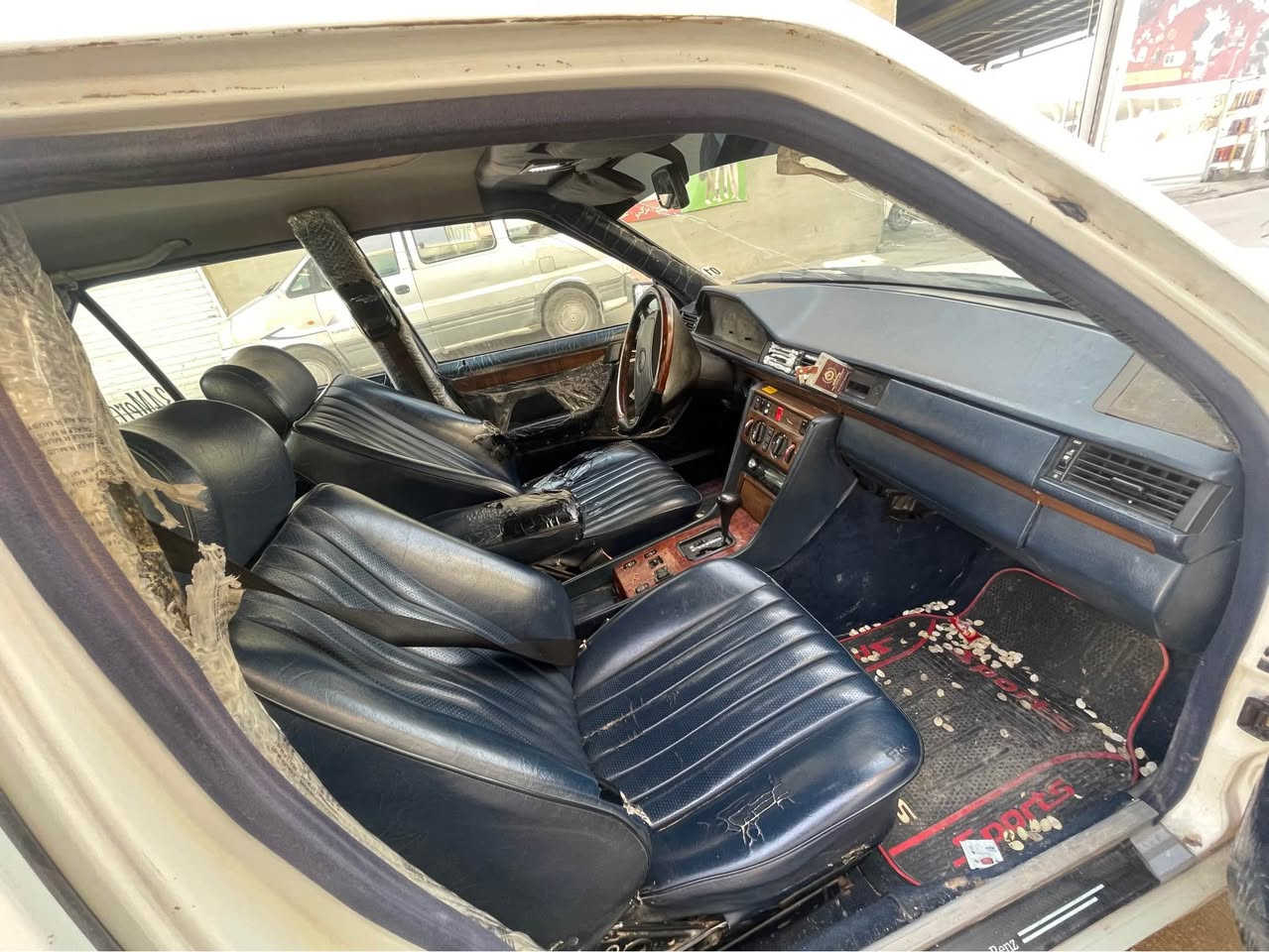 مارسيدس كوپةيي موديل ١٩٩٠ يةك ليدراويكي بچوكي هةية كوشن جلد و abs تةبريت غازي دةويت مةكينة vvt3000 رةقةم هةولير بةشةرتي تةحويل و وكالة سعري ٣٦ معملة السليمانية, العراق


**إذا كنت صاحب هذا الإعلان وتريد حذفه لأي سبب، رجاءا أرسل رسالة إلى الدعم الفني**