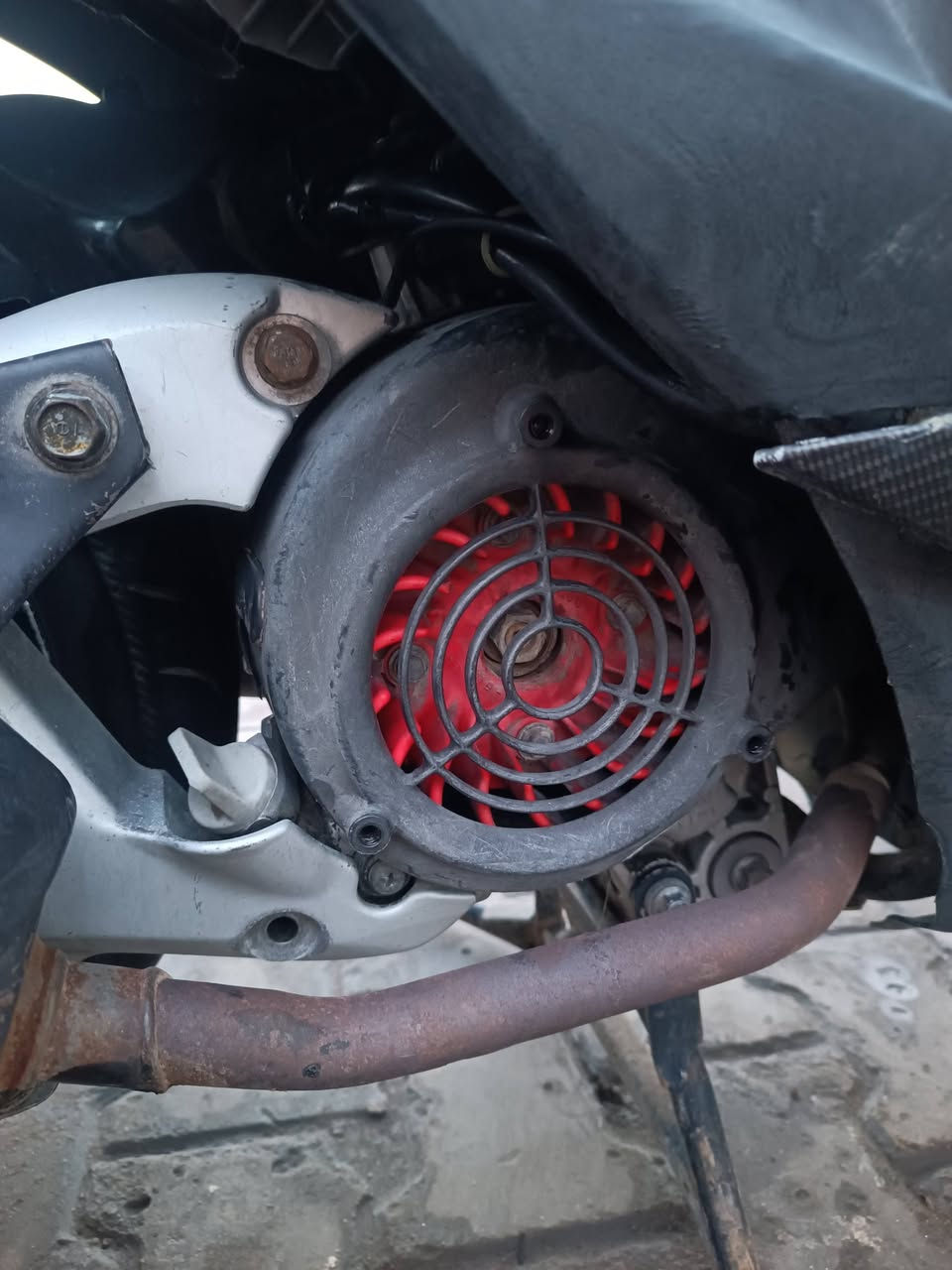 السلام عليكم
سكنس 110 ياباني ستان كهربائي 
الدراجه بلادي تزودها جاي وياها بلادي 
دبلات خلفي كشن فلنجه يدات بريك 
شلعه معدل سلف هندر كهربايات كلها شغاله 
سعر 750 وبيها مجال 
بغداد ***********
