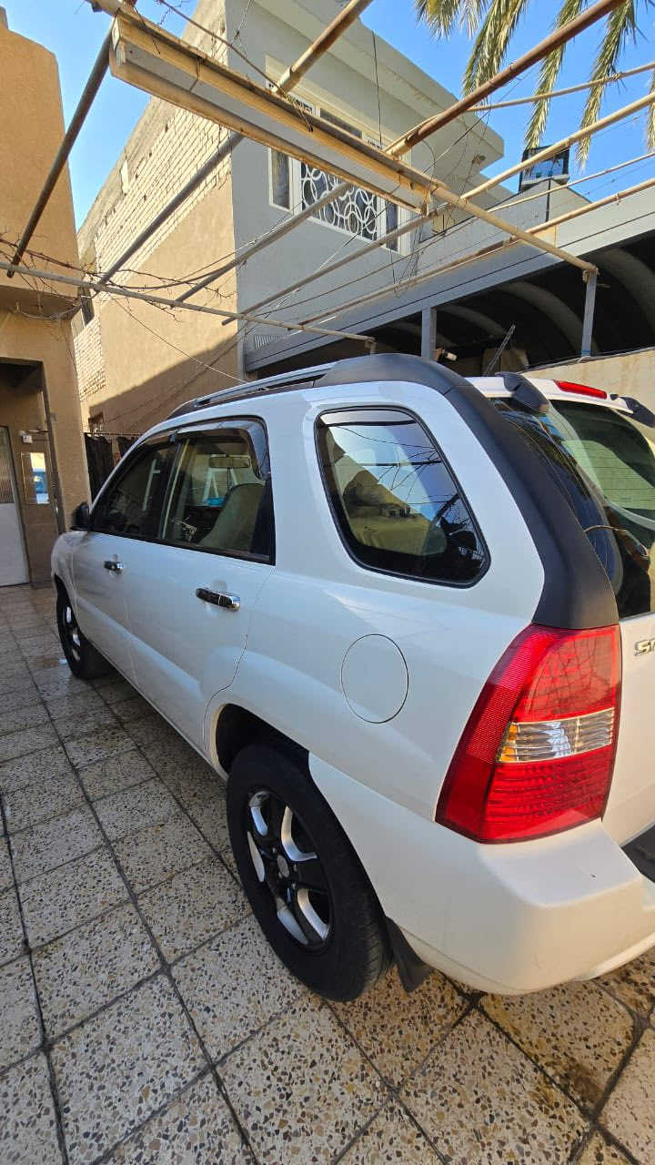 كيا سبورتج 2008 وارد امريكي
محرك 2000 رقمها ديالى انگليزي 
مرشوشه حزام لجماليه بدون دواخل شرط الفحص موجوده صورها قبل الرش 
السياره جاهزه گير محرك تبريد ثلج كامرا بسمي شخصيا
ماشيا 118 الف
السعر 114$
العنوان ديالى بعقوبه المركز 
للستفسار المراسله على الواتساب او الاتصال على الرقم ***********
