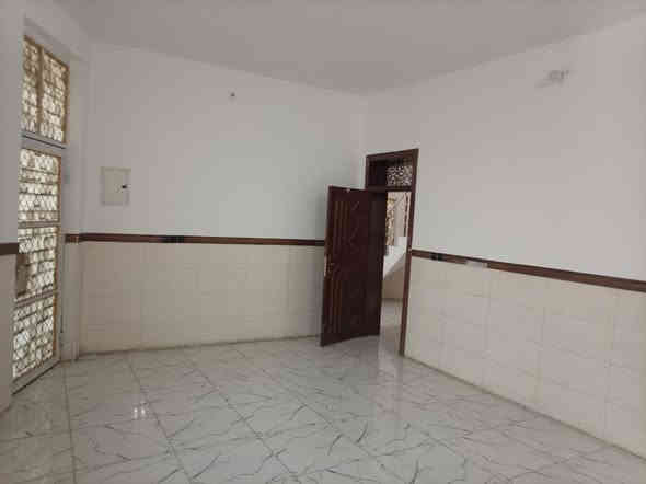 🏡 بيت طابقين للبيع – حي الزهراء / قرب مجمع المدارس
📄 طابو صرف
📐 المساحة: ١١٠م

محتويات البيت:
🔹 غرفتين نوم
🔹 صالة
🔹 استقبال
🔹 مطبخ
🔹 مجموعات صحية
🔹 بناء حديث وجاهز للسكن

📞 للاستفسار:
مكتب عقار أهالي المسيب – حي المعلمين الثالثة قرب جامع محمد الجواد
***********

💰 السعر على الخاص
