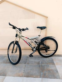 ‏دراجة #داون #هيل _  Mongoose 🇺🇸 ‏ ‏حجم  26  فريم عالي  ‏معدن ألمنيوم ...