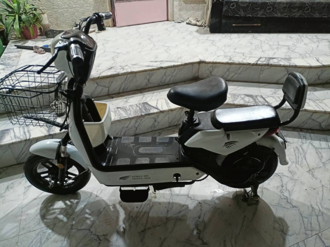 دراجة شحن حجم 14 مابيها شي نقص.
بالجانب الأيمن مشيرفة الثانية 160.
بي مجال بسيط. موصل, نينوى


**إذا كنت صاحب هذا الإعلان وتريد حذفه لأي سبب، رجاءا أرسل رسالة إلى الدعم الفني**