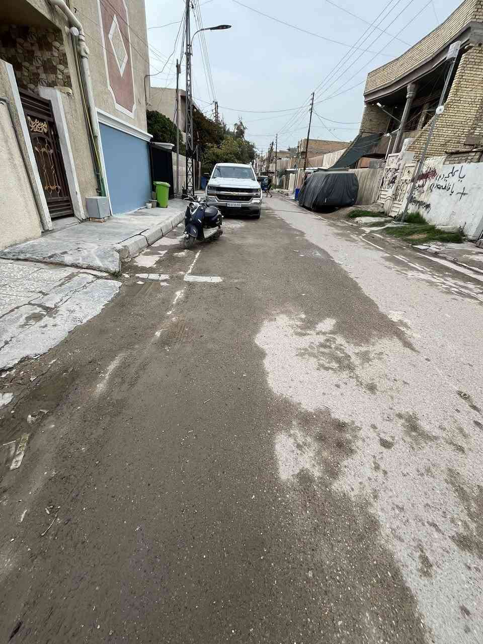 بيت بسعر كاع   

المساحة134متر 

الواجهه 6.60

النزال20م

عرض الشارع12م شارع نضيف

السعر 140 مليون 

حي الجهاد  الالفين  

***********
