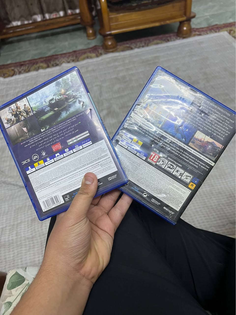 سلام عليكم للبيع قطعتين حلوات باتل فيلد نسخه محسنه عربيه بل كامل وترجمه مع جي تي اي 5البتل جديده حيل نضيفه الجي تي اي بيه شخط واحد موضحه بل تصوير ثنيهم 25 الف قفل مكاني بغداد حي اور.*********** توصيل متوفر بغداد, العراق
