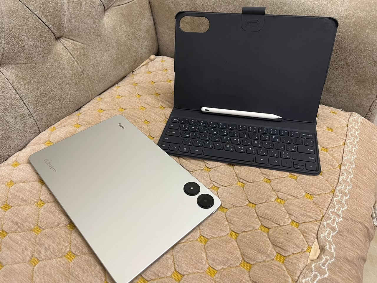 السلام عليكم ايباد شاومي باد برو ذاكرة 256 بطاريه 11000 ملم يعني ابد ميصرف شحن نظيف واستخدام قليل كامل ملحقات كيبورد قلم شاحنه كارتون ولزكة يفيد العاب ويفيد دراسه سعرة 340 وبي مجال بسيط مكاني بغداد تواصل ***********
