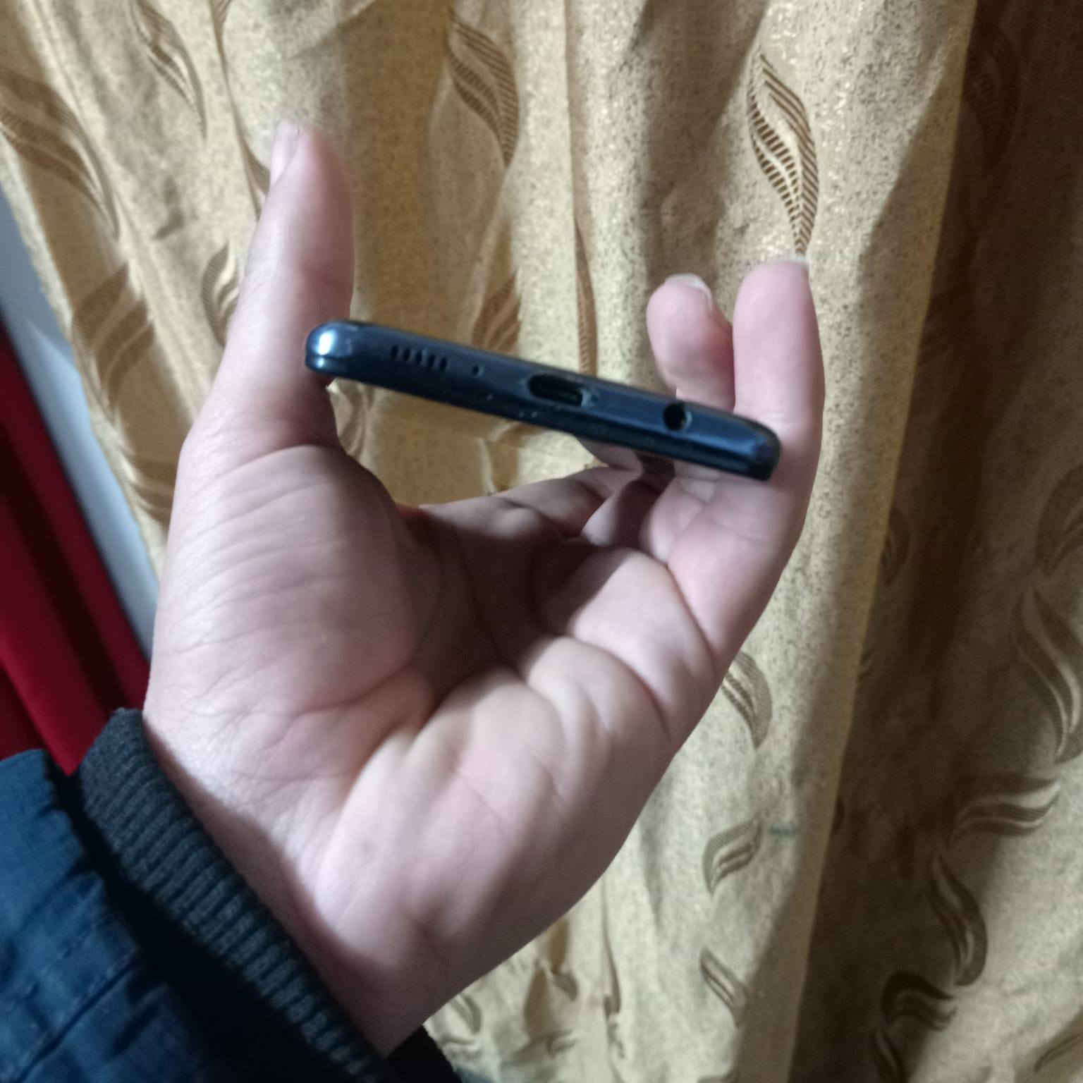 سامسونج A51
ذاكرة 128
رام 6
ببجي 60 فريم 
مبدل شاشة اصلية 
بصمة متوقفة بسبب تبديل الشاشة 
جهاز نضافة كدام العين 
سعر 80 وبي مجال حك جيه


**إذا كنت صاحب هذا الإعلان وتريد حذفه لأي سبب، رجاءا أرسل رسالة إلى الدعم الفني**