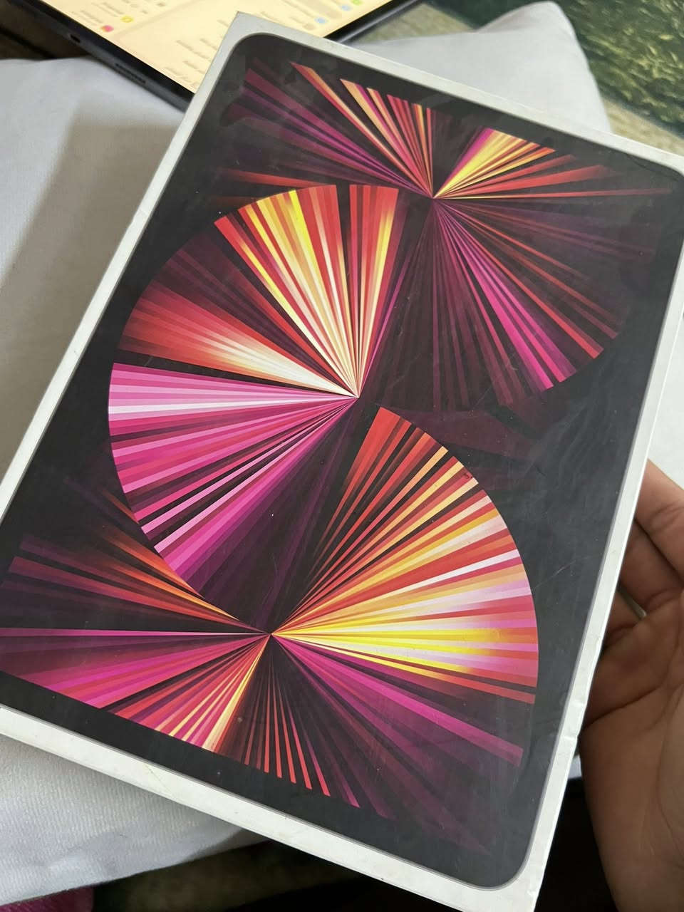 سلام عليكم ايباد ١١ للبيع M1. بطاريه ٨٥. ذاكره ١٢٨. وياه سماعات الي بصوره
العنوان بغداد الحريه الدولعي. 

***********
السعر.    ٤٥٠ وبي مجال حك الجيه
