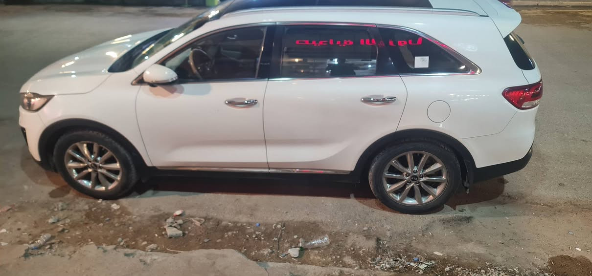 السلام عليكم
kia سورنتوا ٢٠١٦ خليجي  الدولية 
عداد المسافة113000 كم قابل للزيادة 
السيارة بيهه هزة جديدة وسنويتهه ٢٠٢٧ مشروع وطني يعني تحولهه من اي مرور 
الرقم بغداد حرف  و  
حساس امامي خلفي
٧راكب
بدون صبغ
اللون ابيض
محرك  v6 ٦سلندر ٣٥٠٠ 
كير ٨نمر
بصمة
٤ وضعيات قيادة 
بانوراما 
كامرة خلفية 
كرسي كهرباء 
شاشة اندرويد 
مانع ازلاق
مري كهرباء
بصمة باب
ويل كب ١٩
بردات 
يدات باب نيكل
فول تحكم ستيرن  
وبعد بيهه مواصفات اليحب يتواصل هذا رقمي ***********   واتس  ممتواجد الفيس
