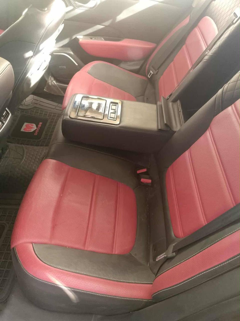 ڕینۆ تالیسمان 2018 سفری شەریکەی موهەنەد60هەزار کم ڕۆشتوە 
زەمانی گێڕو مەکینەی هەیە لە سفریەوە لە  هیچی پیوە نیە ناو سور 
ئەپدەیتی کامل شاشەکەی کراوە 
پانۆراما ، کوشن گەرم و سارد کوشنی دواوە گەرم 
پەردەی بیلادی ، کوشن مەساج ڕادار ، 
خەتی جادە ،ئاوێنە کارەبا،
٣٦٠پلە حاسە، کامێرا ، car play ، 
تەحدید سورعە ، ٤ ستایلی گێچ ، 
٥ ڕەنگی داژبوڵ،auto park، start stop ، 
لایت لید پێش و دوا ، موکەبەرە (BOSS) , 
سنوق شەفت ،٥ مۆدی لەخورین SPORT,ECO,PERSO,neutral,COMFORT، 

سعر: لە کۆمێنت داوای بکە ڕاستەوخۆ بۆت دێت 📥 

سەیارەکە لۆکە  لایتەکانی (PPF) کراوە
هیچی پێوە نیە نە سارد نە شوخت نە بۆیاخ

ژمارەی خاوەن سەیارە 
***********
