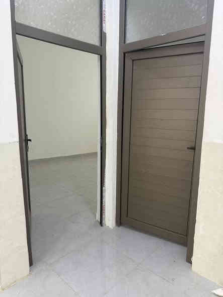 سلام عليكم دار لليجار تقاطع القدس خلف جامعة الرافدين غرفتين نوم صالة استقبال مطبخ حديقة داخلية حديقة خارجية كراج سيارة ٢٠٠متر ***********
