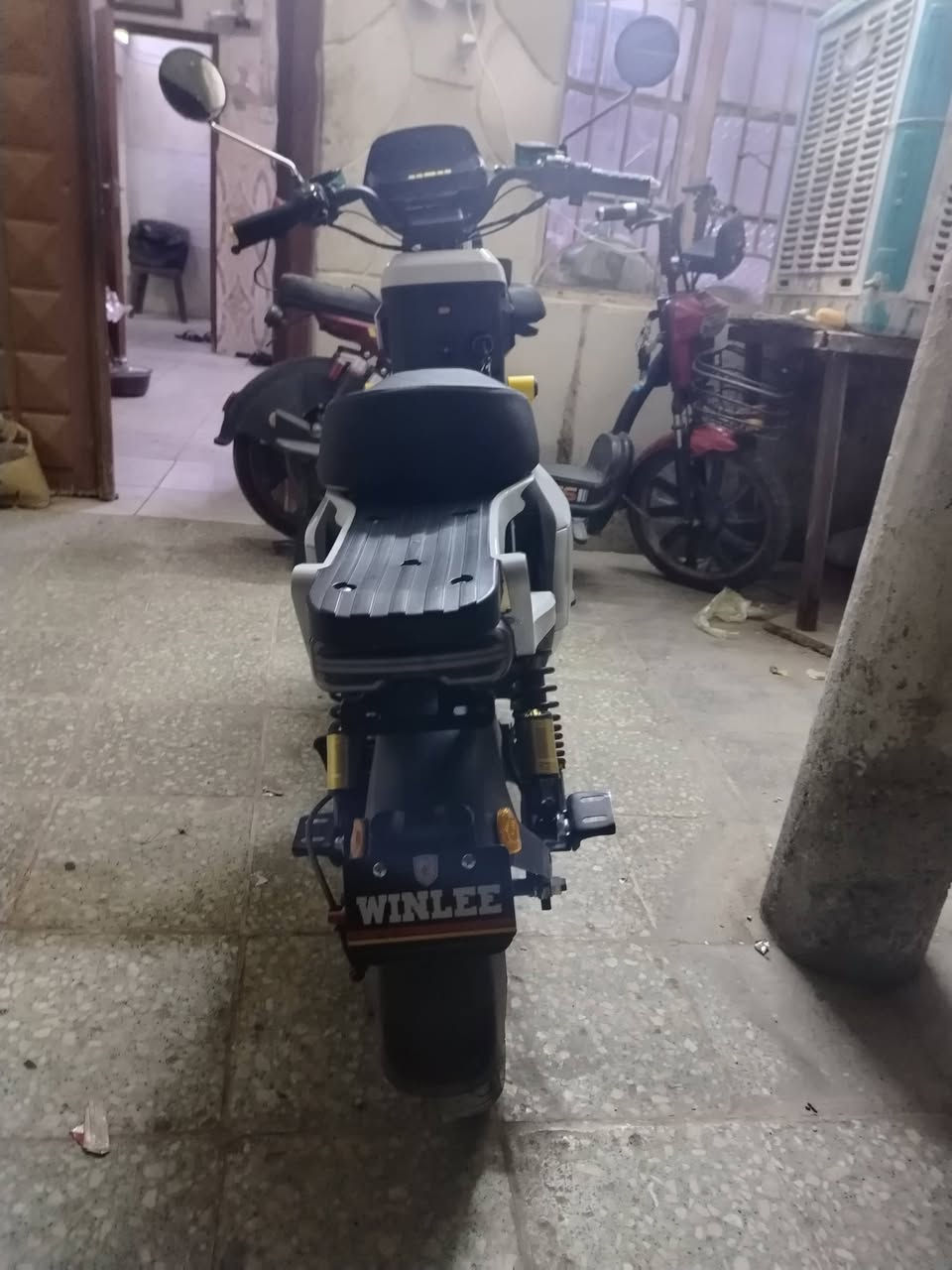 السلام عليكم عندي دراجه شحن للبيع مكان بغداد حي العامل السعر 400 سراي تصل رقم ***********
