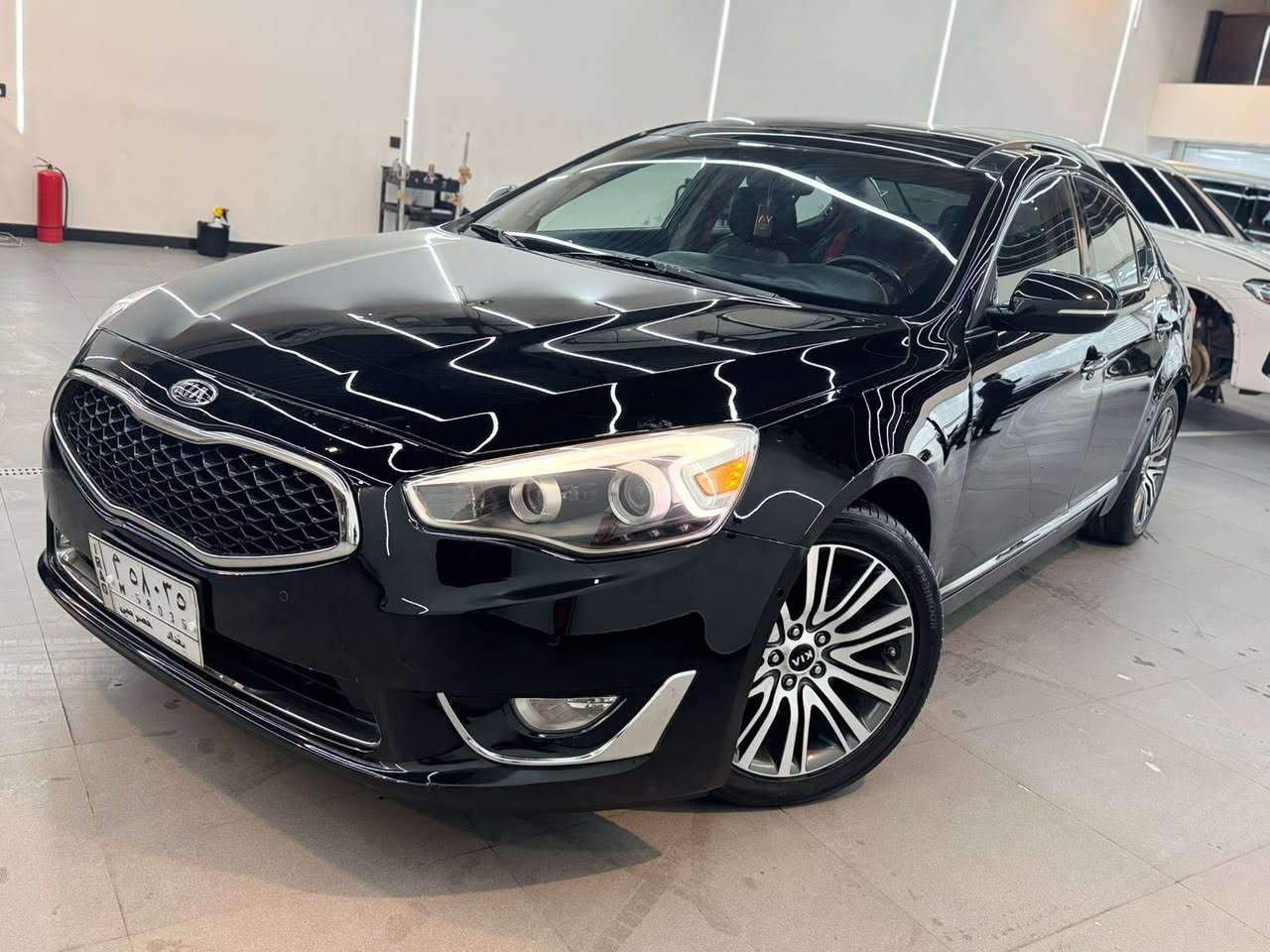 السلام عليكم ورحمه الله وبركاتو
كيا كادنزا ٢٠١٤ فول مواصفات للاخير ماكو مواصفة ما بيه 

بانوراما جلد كشن هيتر و تبريد برده تصعد و تنزل ويا البك حساسات رادار كل شي فول للاخير

ربع جاملغ امامي صبغ ماشية ١١٠ الف مايل جديده جدا السيارة و ادامه بشكل مستمر بدون اي نقص جاهزه من كل شي
السعر 128 وبيه مجال بصيط 
السيارة جاهزة من كل نواحي
متواجد بغداد العامرية
***********
