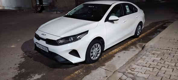 كيا سيراتو 24
بغداد باسمي
ماشيه ١٥ حقيقي
مكفوله من اي بارد
محرك 2000
داخل اسود ملكي
السعر ١٨٥ وبيها مجال
***********
