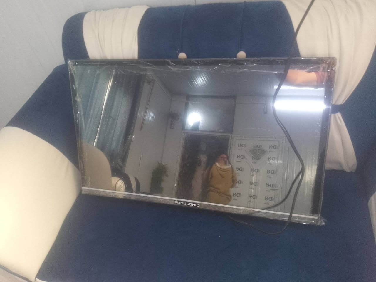 بلازما للبيع قياس 32 جديده سعر6٠ ***********الشراي ينفصل رقم
