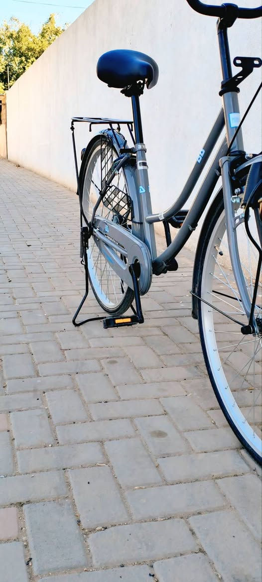 بايسكل ياباني اصلي حجم 26لون سمنتي مديل 2025نضافه فول شركهBDسعر155بي مجال للاستفار***********واتساب مكاني حي نضال
