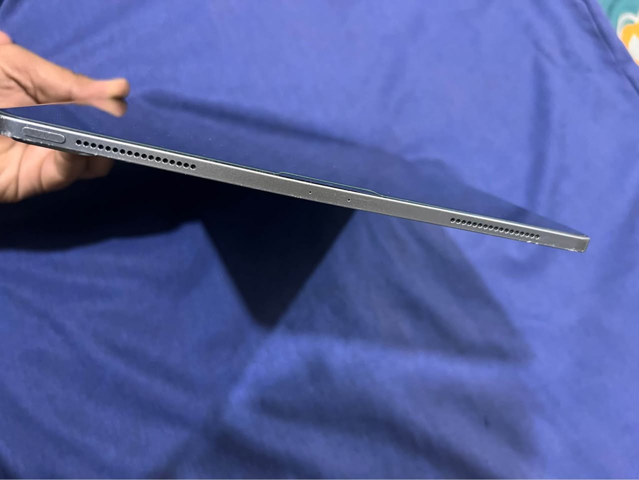 السلام عليكم iPad Pro مقاس 12.9 بوصة (الجيل الرابع) ذاكره 128 بطاريه 82% نضافه 90% ملحقات كامله كارتونه شاحنه السعر 600 وبي مجال مكاني بغداد الزعفرانيه 
***********واتس اب فقط
*********** اتصال بغداد, العراق
